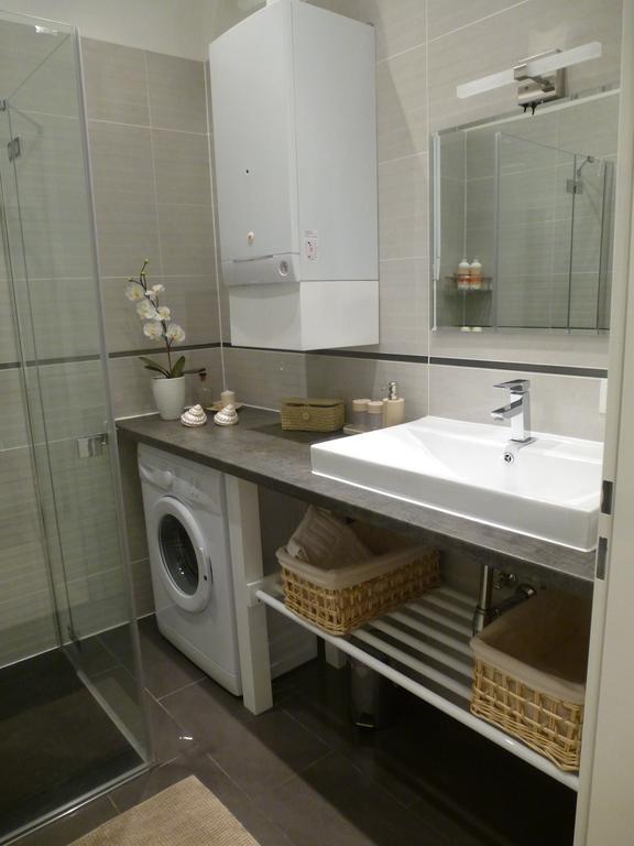 Charming Viennese Apartment *